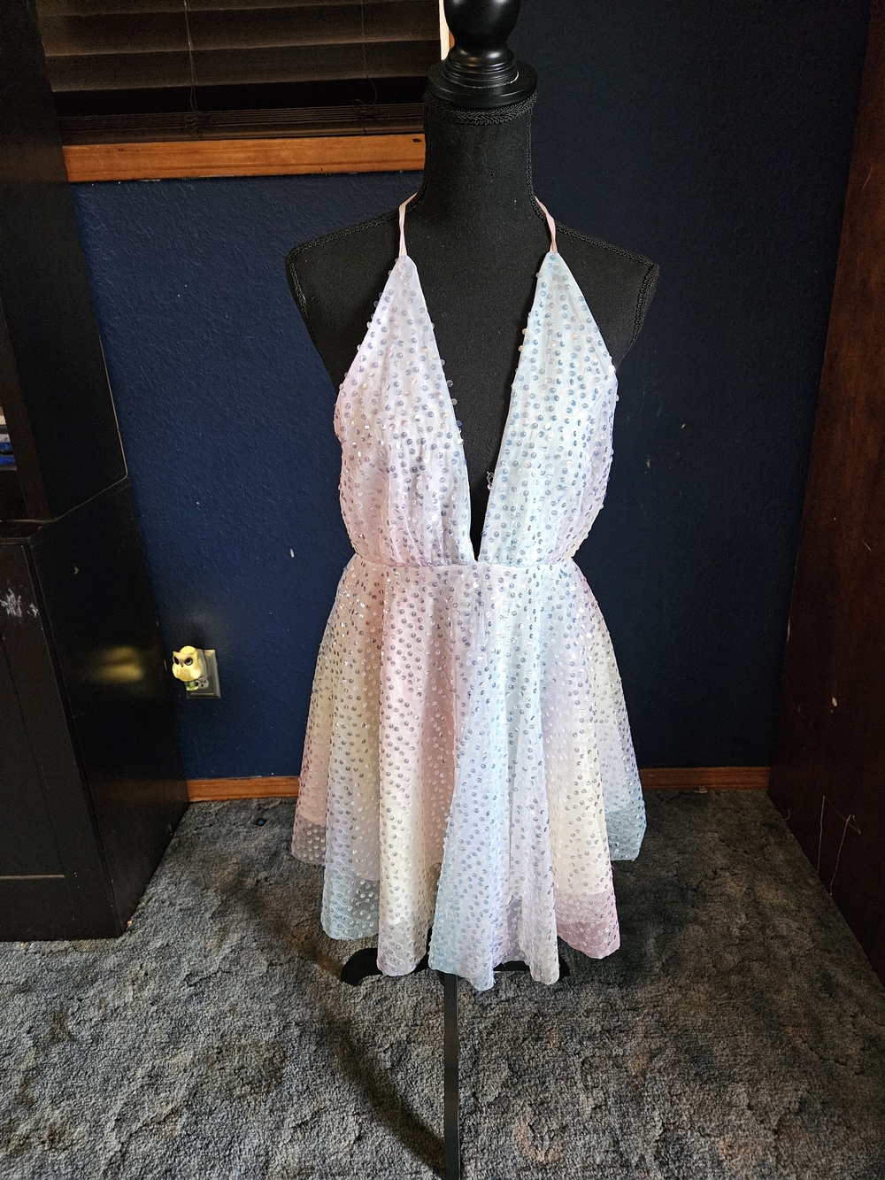 Klesis Y2K Rainbow Sequins Deep V-Neck Back Pastel Ombre womens size medium nwt